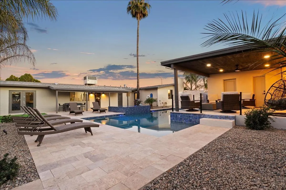 Desert Horizon Phoenix